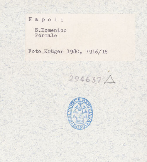 Rückseite von Krüger, Jürgen [https://www.deutsche-digitale-bibliothek.de/content/lizenzen/rv-fz/] San Domenico MaggioreNordwestliche Fassade - Portal, Detail, bh294637_recto. Foto.