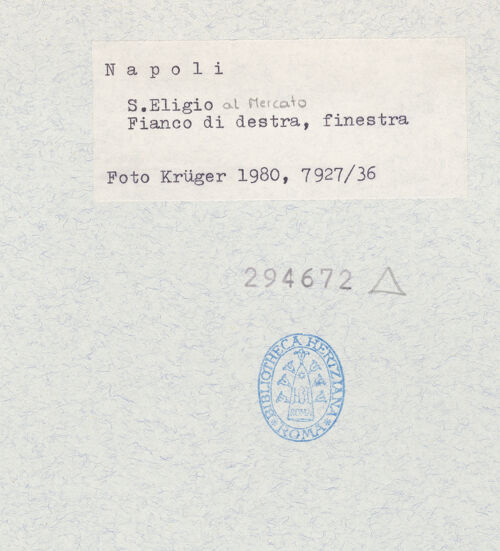 Rückseite von Krüger, Jürgen [https://www.deutsche-digitale-bibliothek.de/content/lizenzen/rv-fz/] Sant'Eligio al MercatoSüdfassade - Fenster, Detail, bh294672_recto. Foto: Krüger, Jürgen.