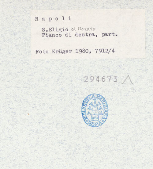 Rückseite von Krüger, Jürgen [https://www.deutsche-digitale-bibliothek.de/content/lizenzen/rv-fz/] Sant'Eligio al MercatoSüdfassade - Fenster, bh294673_recto. Foto: Krüger, Jürgen.