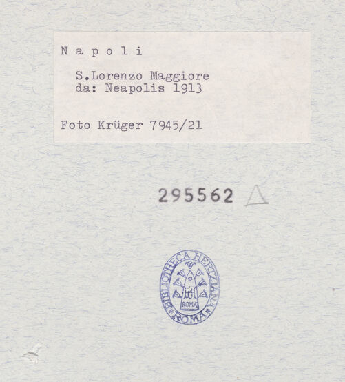 Rückseite von Krüger, Jürgen [https://www.deutsche-digitale-bibliothek.de/content/lizenzen/rv-ez/] San Lorenzo Maggiore - Ansicht von Südosten um 1913, bh295562_recto. Foto: Krüger, Jürgen.