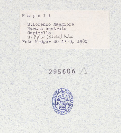 Rückseite von Krüger, Jürgen [https://www.deutsche-digitale-bibliothek.de/content/lizenzen/rv-fz/] Kapitelle der Nordarkade - Kapitell und Säule (2. Säule), bh295606_recto. Foto: Krüger, Jürgen.