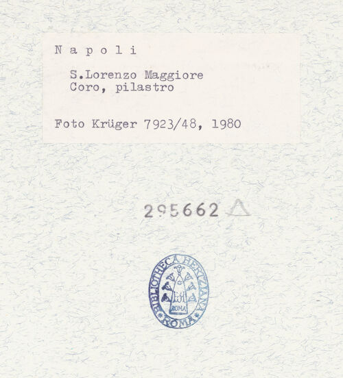 Rückseite von Krüger, Jürgen [https://www.deutsche-digitale-bibliothek.de/content/lizenzen/rv-fz/] San Lorenzo Maggiore - Pfeilerkapitell (zwischen Chorumgang und Kapelle), bh295662_recto. Foto: Krüger, Jürgen.