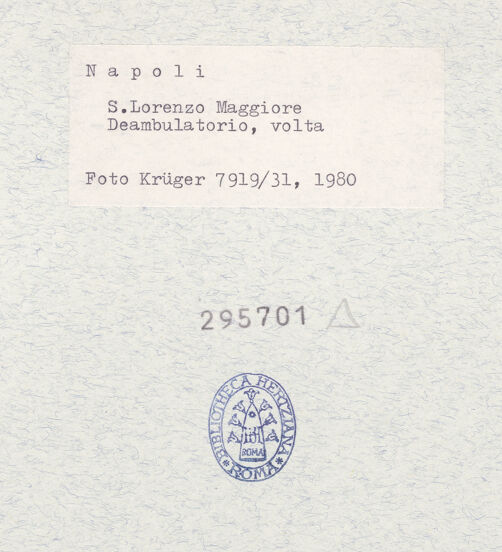 Rückseite von Krüger, Jürgen [https://www.deutsche-digitale-bibliothek.de/content/lizenzen/rv-fz/] San Lorenzo Maggiore - Schlußstein, bh295701_recto. Foto: Krüger, Jürgen.