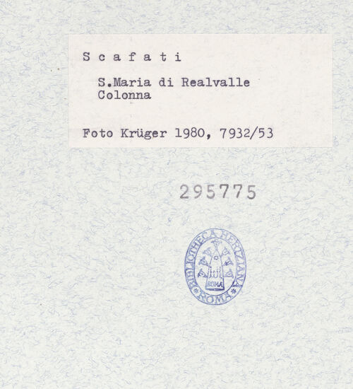 Rückseite von Krüger, Jürgen [https://www.deutsche-digitale-bibliothek.de/content/lizenzen/rv-fz/] Santa Maria di RealvalleSanta Maria - Zweiter Pfeiler von Osten (links), bh295775_recto. Foto: Krüger, Jürgen.