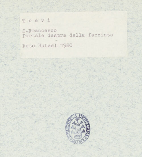 Rückseite von Getty Research Institute [https://www.deutsche-digitale-bibliothek.de/content/lizenzen/rv-ez/] Hauptportal - Gesamtansicht, bh296450_recto. Foto: Hutzel, Max.