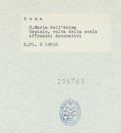 Rückseite von Bibliotheca Hertziana [https://www.deutsche-digitale-bibliothek.de/content/lizenzen/rv-fz/] Santa Maria dell'Anima - Treppenhaus, Gewölbe, bh296763_recto. Foto.