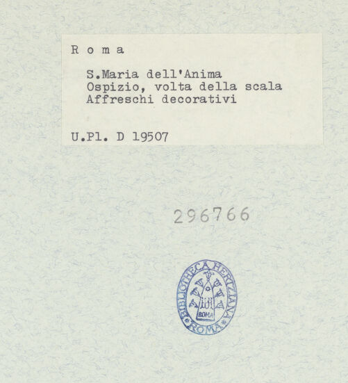 Rückseite von Bibliotheca Hertziana [https://www.deutsche-digitale-bibliothek.de/content/lizenzen/rv-fz/] Santa Maria dell'Anima - Treppenhaus, Gewölbe, bh296766_recto. Foto.