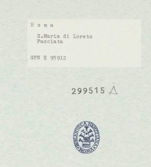 Rückseite von ICCD [https://www.deutsche-digitale-bibliothek.de/content/lizenzen/rv-ez/] Santa Maria di Loreto - Fassade (Süd-Ost-Seite), bh299515_recto. Foto.