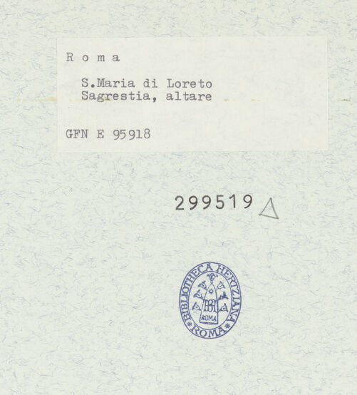 Rückseite von ICCD [https://www.deutsche-digitale-bibliothek.de/content/lizenzen/rv-ez/] Santa Maria di LoretoSakristei - Altar, bh299519_recto. Foto.