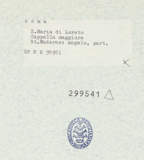 Rückseite von ICCD [https://www.deutsche-digitale-bibliothek.de/content/lizenzen/rv-fz/] Engel - Detail: Kopf und Oberkörper, frontal, bh299541_recto. Foto.