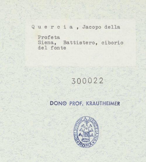 Rückseite von unbekannt [https://www.deutsche-digitale-bibliothek.de/content/lizenzen/rv-ez/] TaufbrunnenFünf ProphetenProphet - Detail: Prophet mit Schriftrolle, bh300022_recto. Foto.