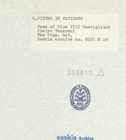 Rückseite von Bibliotheca Hertziana [https://www.deutsche-digitale-bibliothek.de/content/lizenzen/rv-fz/] Grabmal von Papst Pius VIII. Albani - Detail: Portrait Pius VIII., von rechts, bh303811_recto. Foto: Wiedenhoeft, Ron.