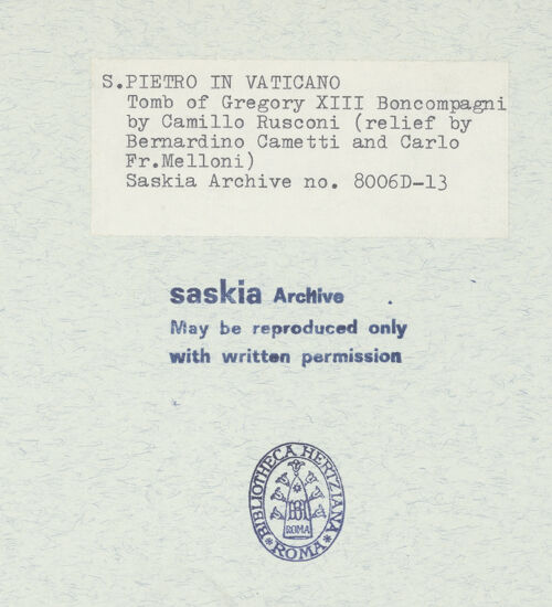 Rückseite von Bibliotheca Hertziana [https://www.deutsche-digitale-bibliothek.de/content/lizenzen/rv-fz/] Grabmonument Papst Gregor XIII. - Gesamtansicht, seitlich von links, bh305628_recto. Foto: Wiedenhoeft, Ron.