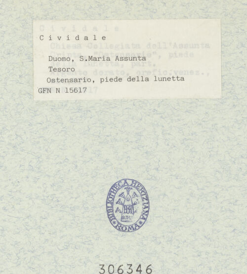 Rückseite von ICCD [https://www.deutsche-digitale-bibliothek.de/content/lizenzen/rv-ez/] Monstranz mit Drachen und Pelikanen - Fuß, bh306346_recto. Foto.