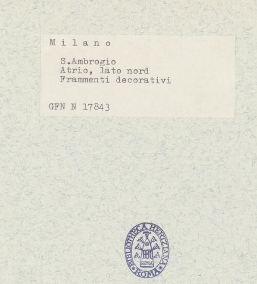 Rückseite von ICCD [https://www.deutsche-digitale-bibliothek.de/content/lizenzen/rv-ez/] Sant'AmbrogioSant'AmbrogioVorhalle und Atrium - Nordseite, Detail, bh307096_recto. Foto.