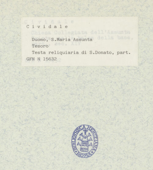 Rückseite von ICCD [https://www.deutsche-digitale-bibliothek.de/content/lizenzen/rv-ez/] Büstenreliquiar des heiligen Donatus von CividaleEmaille-Plaketten des Sockels (Bischöfe, Madonna, Apostel, Evangelisten und Johannes der Täufer) - Heiliger Bischof, bh307148_recto. Foto.