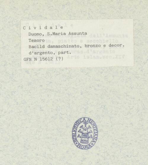 Rückseite von ICCD [https://www.deutsche-digitale-bibliothek.de/content/lizenzen/rv-ez/] Dekorierter Teller - Detail: Inschrift, bh307153_recto. Foto.