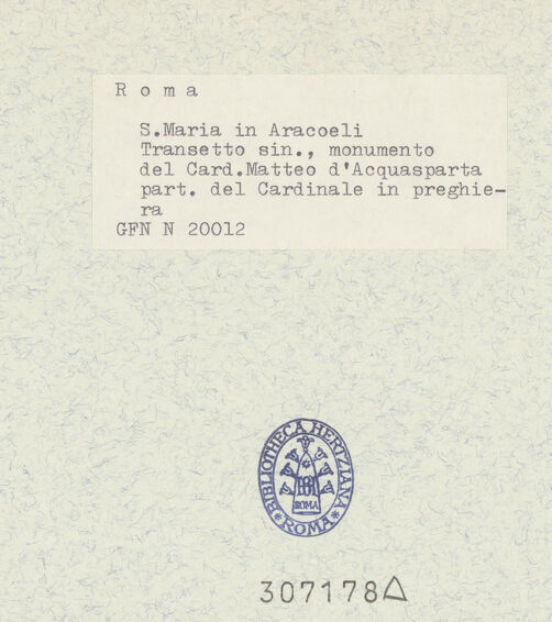 Rückseite von ICCD [https://www.deutsche-digitale-bibliothek.de/content/lizenzen/rv-ez/] Grabmonument von Kardinal Matteo AquaspartaThronende Maria mit Kind, der heilige Matthäus und der heilige Franziskus, der den knienden Stifter Matteo Aquasparta empfiehlt - Detail: Kardinal im Gebet, bh307178_recto. Foto.