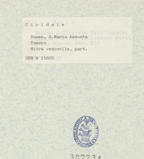 Rückseite von ICCD [https://www.deutsche-digitale-bibliothek.de/content/lizenzen/rv-ez/] Sogenannte Mitra von San Paolino - Rückseite, Detail: Heiliger Johannes der Täufer, bh307234_recto. Foto.