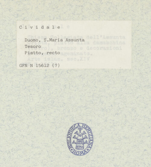 Rückseite von ICCD [https://www.deutsche-digitale-bibliothek.de/content/lizenzen/rv-ez/] Dekorierter Teller - Teilansicht, bh307239_recto. Foto.