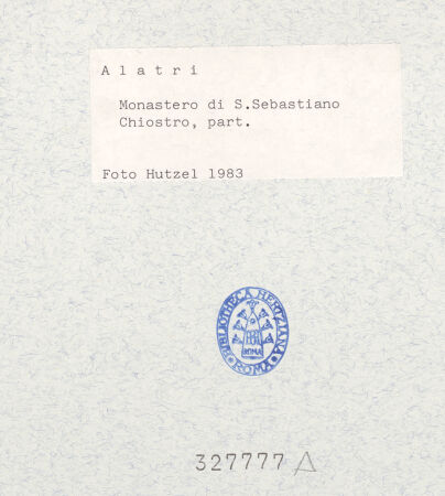 Rückseite von National Gallery of Art, Washington [https://www.deutsche-digitale-bibliothek.de/content/lizenzen/rv-ez/] Badia di San SebastianoChiostro - Westflügel, Erdgeschoss, Inneres, nach Südosten, bh327777_recto. Foto: Hutzel, Max.