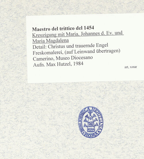 Rückseite von Hutzel, Max [https://www.deutsche-digitale-bibliothek.de/content/lizenzen/rv-ez/] Kreuzigung mit Maria, Johannes Evangelist und Maria Magdalena - Detail: Christus und trauernde Engel, bh340979_recto. Foto: Hutzel, Max.