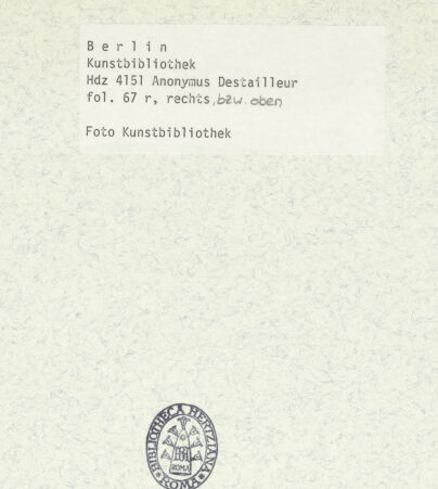 Rückseite von Kunstbibliothek [https://www.deutsche-digitale-bibliothek.de/content/lizenzen/rv-ez/] Codex Destailleur DS. Urbano della Caffarella: Rekonstruktion der Tempelfront, Fassade des Tempels und Details - Oberes Teilblatt: Rekonstruktion der Tempelfront, bh350437_recto. Foto.