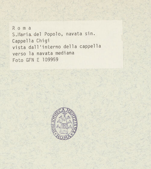 Rückseite von ICCD [https://www.deutsche-digitale-bibliothek.de/content/lizenzen/rv-ez/] Santa Maria del PopoloCappella Chigi - Blick aus der Kapelle in den Kirchenraum, bh357325_recto. Foto.