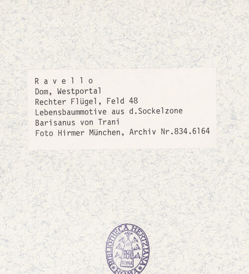 Rückseite von Hirmer [https://www.deutsche-digitale-bibliothek.de/content/lizenzen/rv-ez/] Bronzetür mit den Apostel, Propheten und der Passion ChristiRechter Flügel - Detail, Greifen und Löwen (Lebensbaummotive), bh360794_recto. Foto: Hirmer, Albert.