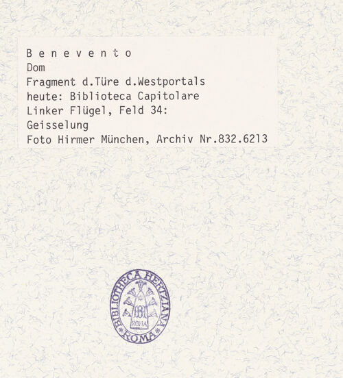 Rückseite von Hirmer [https://www.deutsche-digitale-bibliothek.de/content/lizenzen/rv-ez/] Portal mit Szenen aus dem Leben Christi und BischöfeGeißelung - Gesamtansicht (nach den Bombentreffern), bh360822_recto. Foto: Hirmer, Albert.