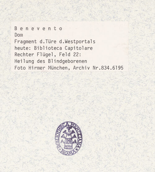 Rückseite von Hirmer [https://www.deutsche-digitale-bibliothek.de/content/lizenzen/rv-ez/] Portal mit Szenen aus dem Leben Christi und BischöfeHeilung des Blindgeborenen - Gesamtansicht (nach den Bombentreffern), bh360824_recto. Foto: Hirmer, Albert.