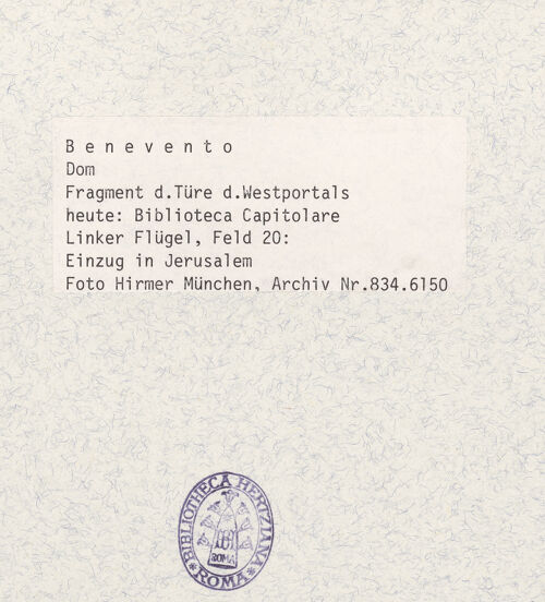 Rückseite von Hirmer [https://www.deutsche-digitale-bibliothek.de/content/lizenzen/rv-ez/] Portal mit Szenen aus dem Leben Christi und BischöfeEinzug in Jerusalem - Gesamtansicht (nach den Bombentreffern), bh360830_recto. Foto: Hirmer, Albert.