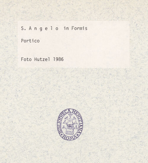 Rückseite von unbekannt [https://www.deutsche-digitale-bibliothek.de/content/lizenzen/rv-ez/] Sant'Angelo in FormisWestfassadePortikus - Inneres, nach Südosten, bh361130_recto. Foto: Hutzel, Max.