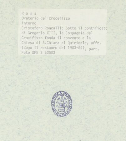 Rückseite von ICCD [https://www.deutsche-digitale-bibliothek.de/content/lizenzen/rv-ez/] Szenen aus der Geschichte des heiligen Kreuzes und des OratoriumsUnter Gregor XIII gründet die Compagnia del Crocifisso Konvent und Kirche von Santa Chiara al Quirinale - Detail; nach der Restaurierung von 1963-64, bh369392_recto. Foto.