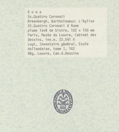 Rückseite von Réunion des Musées Nationaux [https://www.deutsche-digitale-bibliothek.de/content/lizenzen/rv-ez/] Ansicht von Santi Quattro Coronati (im Louvre als Burg von Nepi bezeichnet) - , bh374824_recto. Foto.