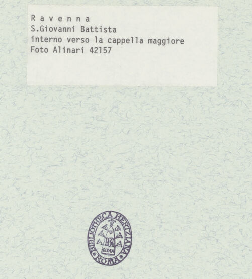 Rückseite von Alinari [https://www.deutsche-digitale-bibliothek.de/content/lizenzen/rv-ez/] San Giovanni Battista - Blick in Richtung Apsis, bh375998_recto. Foto.