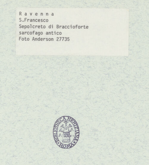 Rückseite von Alinari [https://www.deutsche-digitale-bibliothek.de/content/lizenzen/rv-ez/] Sarkophag der Familie Pignatta - Ansicht der rechten Schmalseite und der Rückseite (die Verkündigung; zwei Hirsche trinken aus einem Kantharos), bh376003_recto. Foto.