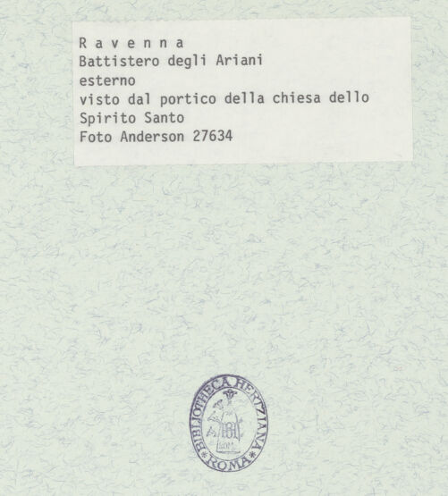 Rückseite von Alinari [https://www.deutsche-digitale-bibliothek.de/content/lizenzen/rv-ez/] Baptisterium der Arianer - Ansicht von Nordosten (vom Portikus der Kirche Spirito Santo), bh376015_recto. Foto.