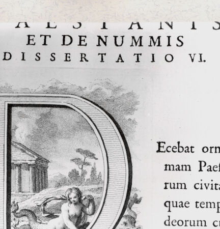 Rückseite von Tomba, Verona [http://creativecommons.org/publicdomain/mark/1.0/] Buchstabe D mit einer Sirene und einem kleinen Tempel (aus P. A. Paoli, "Rovine delle citta di Pesto ... ", Roma 1784) - , bh383265. Foto.