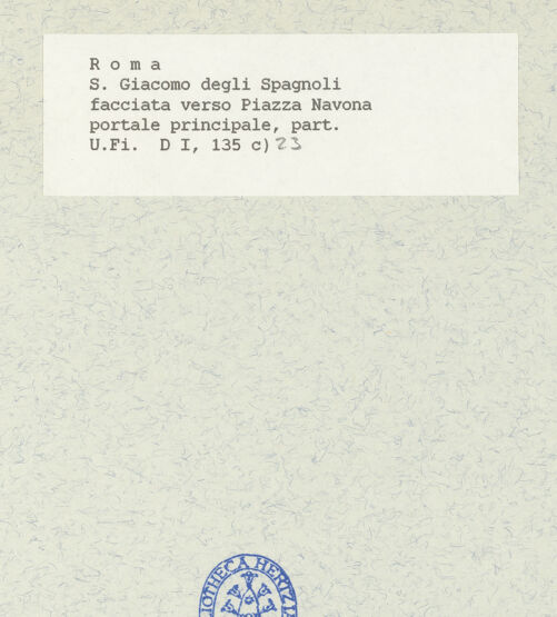 Rückseite von Bibliotheca Hertziana [https://www.deutsche-digitale-bibliothek.de/content/lizenzen/rv-fz/] PortalskulpturZwei Engel halten ein Wappen (abgearbeitet) - Teilansicht, bh424749_recto. Foto.