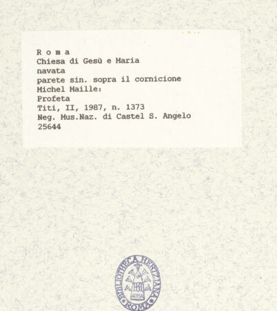 Rückseite von Museo Nazionale di Castel Sant'Angelo [https://www.deutsche-digitale-bibliothek.de/content/lizenzen/rv-ez/] Propheten und PatriarchenSitzender Prophet mit Mütze, eine Schriftrolle quer haltend - Ansicht von unten, daneben David, bh425802_recto. Foto.