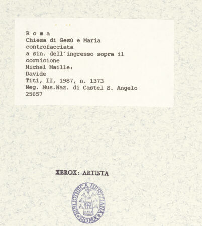 Rückseite von Museo Nazionale di Castel Sant'Angelo [https://www.deutsche-digitale-bibliothek.de/content/lizenzen/rv-ez/] Propheten und PatriarchenDavid mit Putto, der eine Harfe spielt - Ansicht von unten, daneben Prophet, bh425803_recto. Foto.