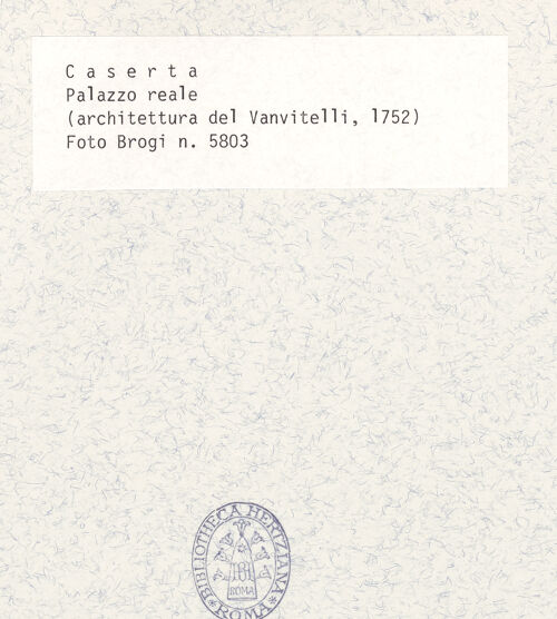 Rückseite von Alinari [https://www.deutsche-digitale-bibliothek.de/content/lizenzen/rv-ez/] Palazzo RealeSüdfassade - Seitenansicht von Südosten, bh431905_recto. Foto.