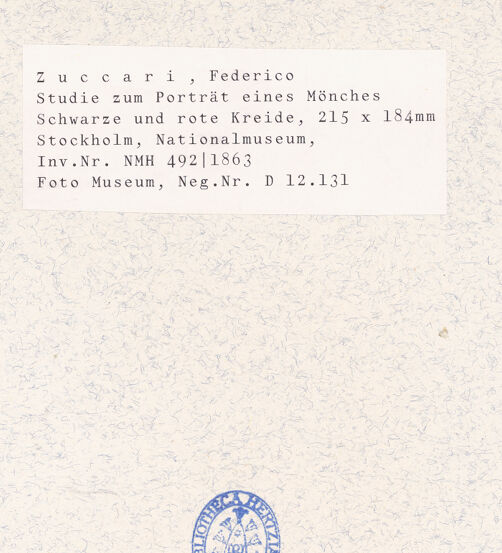 Rückseite von Stockholm, Nationalmuseum [https://www.deutsche-digitale-bibliothek.de/content/lizenzen/rv-ez/] Sitzender alter Mönch mit langem Bart - Gesamtansicht, bh435389_recto. Foto.