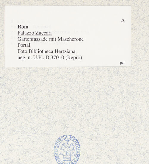 Rückseite von Bibliotheca Hertziana [https://www.deutsche-digitale-bibliothek.de/content/lizenzen/rv-fz/] Gartenfassade mit Mascherone (Höllenmaul)Maskenportal (Mascherone) - Portal mit Jungpflanzen, bh440184_recto. Foto.