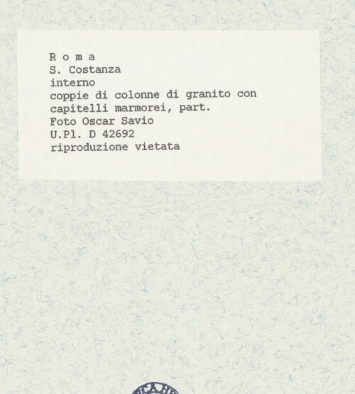 Rückseite von Bibliotheca Hertziana [https://www.deutsche-digitale-bibliothek.de/content/lizenzen/rv-ez/] Mausoleo di Santa CostanzaInnenraum - ein Säulenpaar; Detail, bh442402_recto. Foto: Savio, Oscar.