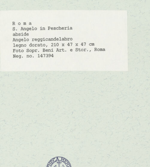 Rückseite von Sopr. BAS ROMA [https://www.deutsche-digitale-bibliothek.de/content/lizenzen/rv-ez/] Engel - Gesamtansicht, bh444685_recto. Foto.