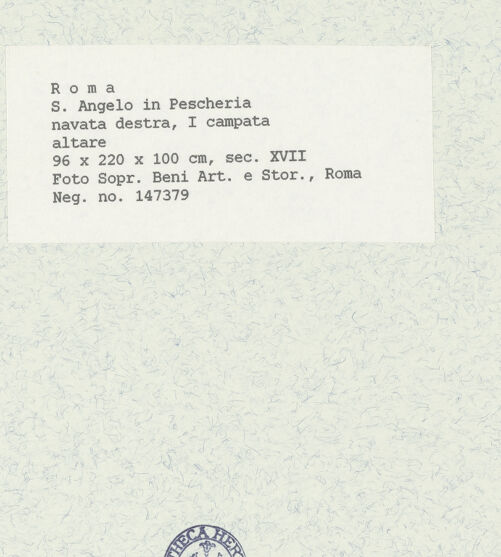 Rückseite von Sopr. BAS ROMA [https://www.deutsche-digitale-bibliothek.de/content/lizenzen/rv-ez/] Altar des 1. Jochs rechts, geweiht den heiligen Laurentius und Kyrus - Gesamtansicht, bh444687_recto. Foto.