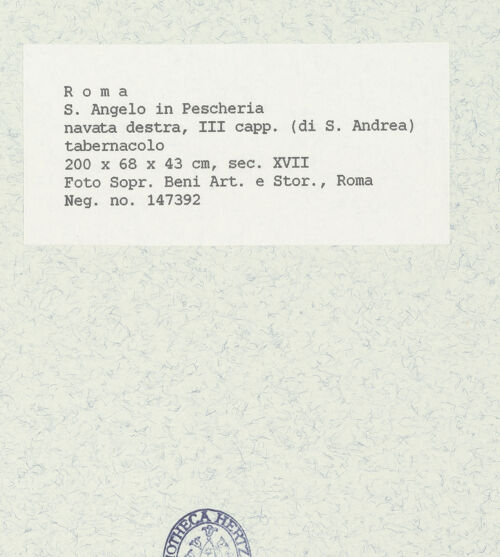 Rückseite von Sopr. BAS ROMA [https://www.deutsche-digitale-bibliothek.de/content/lizenzen/rv-ez/] Tabernakel auf dem Altar - Gesamtansicht, bh444693_recto. Foto.