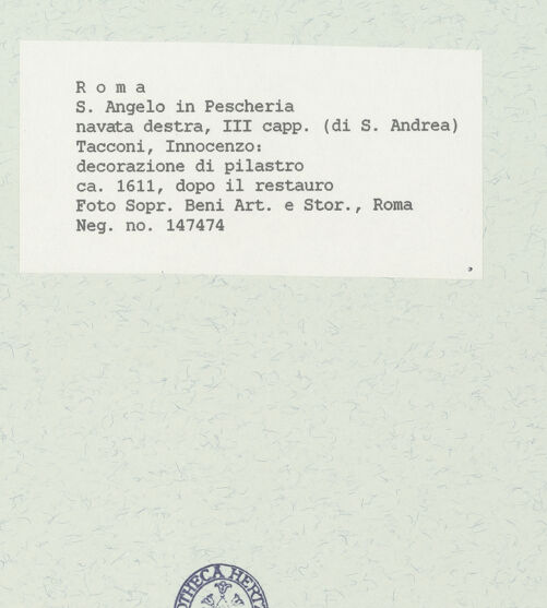 Rückseite von Sopr. BAS ROMA [https://www.deutsche-digitale-bibliothek.de/content/lizenzen/rv-ez/] Wand- und Deckenmalereien in der AndreaskapellePilasterdekoration; Szenen aus dem Leben der Heiligen Franziskus und Franziska; Putti - Pilaster zum Mittelschiff hin links des Kapelleneingangs: gesamt; vom Kapelleninneren aus, bh444700_recto. Foto.